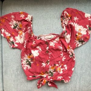 Hawaiian crop top🌸